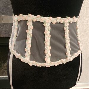 Victoria's Secret Dream Angels Secret Garden Pink Rosebud Cage Garter Belt XS